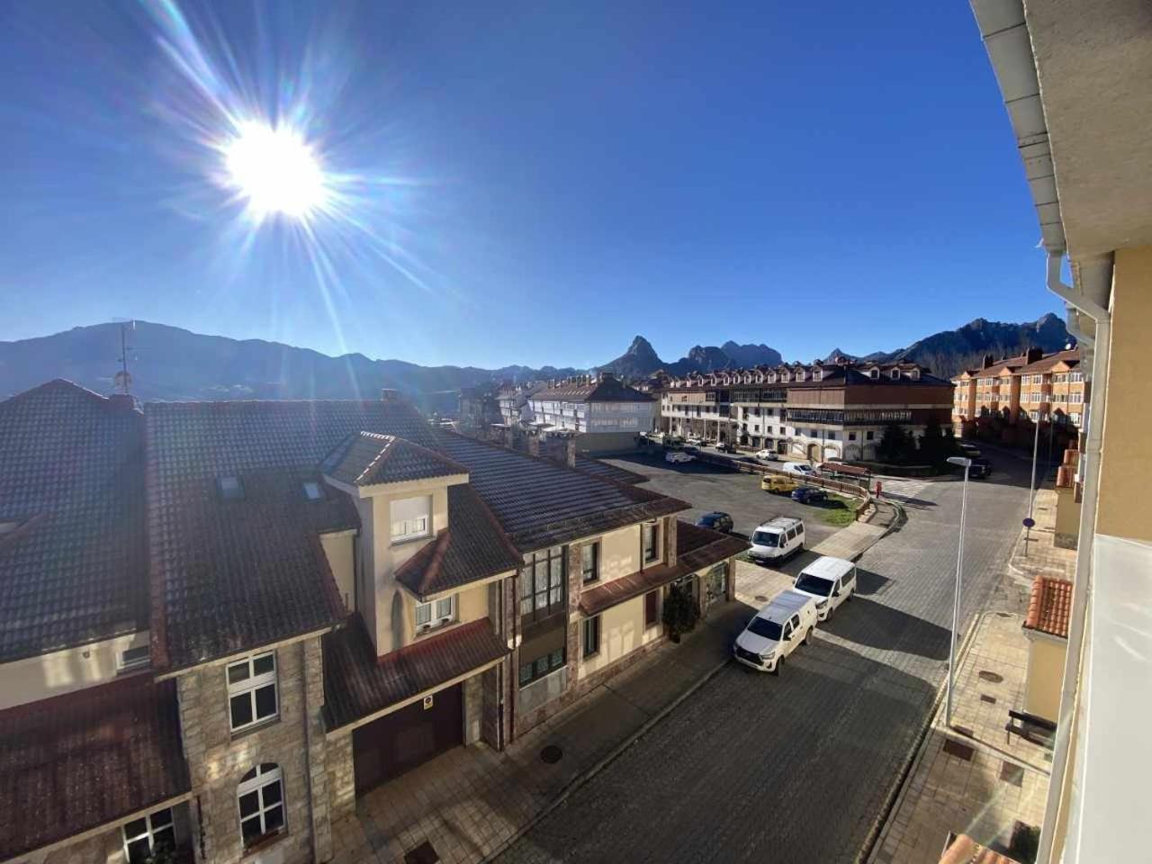 Mirador Solasierra Vistas A La Montana Y Pantano 리아노 외부 사진